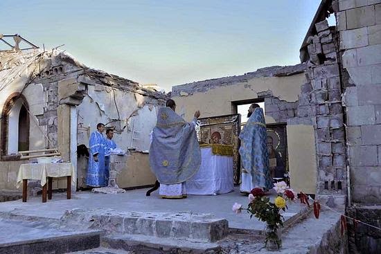 Κάθε Κυριακή θα τελείται λειτουργία στα ερείπια ναού στη νέα Ρωσία - Φωτογραφία 1