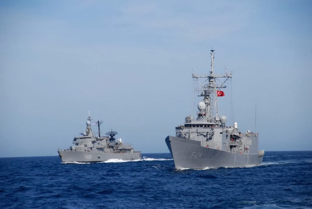 Στέλλουν και τρίτο πολεμικό πλοίο οι Τούρκοι στην κυπριακή ΑΟΖ - Φωτογραφία 1