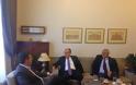 Ο Πρόεδρος της Παρευξείνιας Τράπεζας Ιχσάν Ουγκιούρ Ντελικανλί στον Περιφερειάρχη Κεντρικής Μακεδονίας Απόστολο Τζιτζικώστα