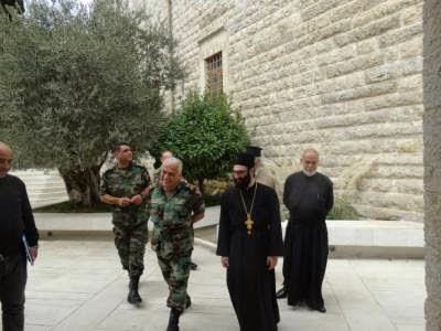 Ο διοικητής της κοιλάδας Μπεκαα επισκέφθηκε στον Ελληνορθόδοξο Επίσκοπο Ηλιουπόλεως Λιβάνου - Φωτογραφία 4