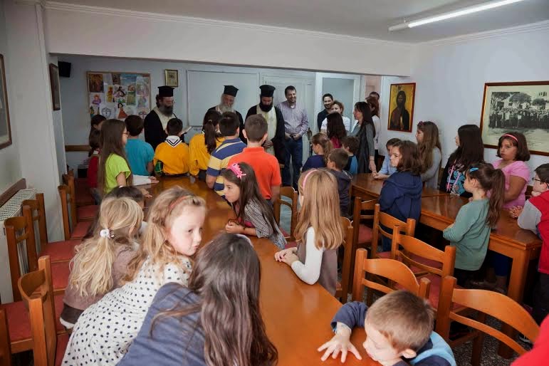 Αγιασμός στο Ενοριακό Κατηχητικό Σχολείο του Μητροπολιτικού Ιερού Ναού Αγίου Βασιλείου Τριπόλεως - Φωτογραφία 5