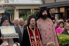 5422 - Κοσμοσυρροή στα Τρίκαλα για την υποδοχή του Σιμωνοπετρίτικου Ιερού Κειμηλίου, της χειρός της Αγίας Μαρίας της Μαγδαληνής