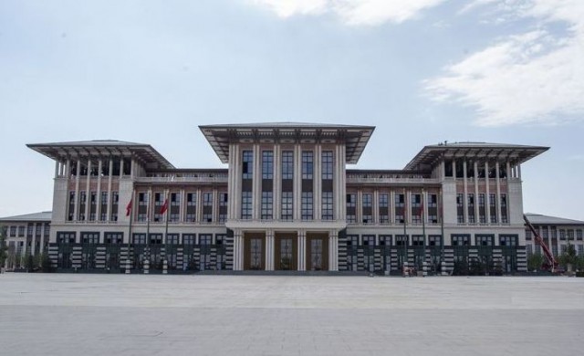 Ο Χαλίφης Ερντογάν έφτιαξε το μεγαλύτερο παλάτι του κόσμου (βίντεο) - Φωτογραφία 1