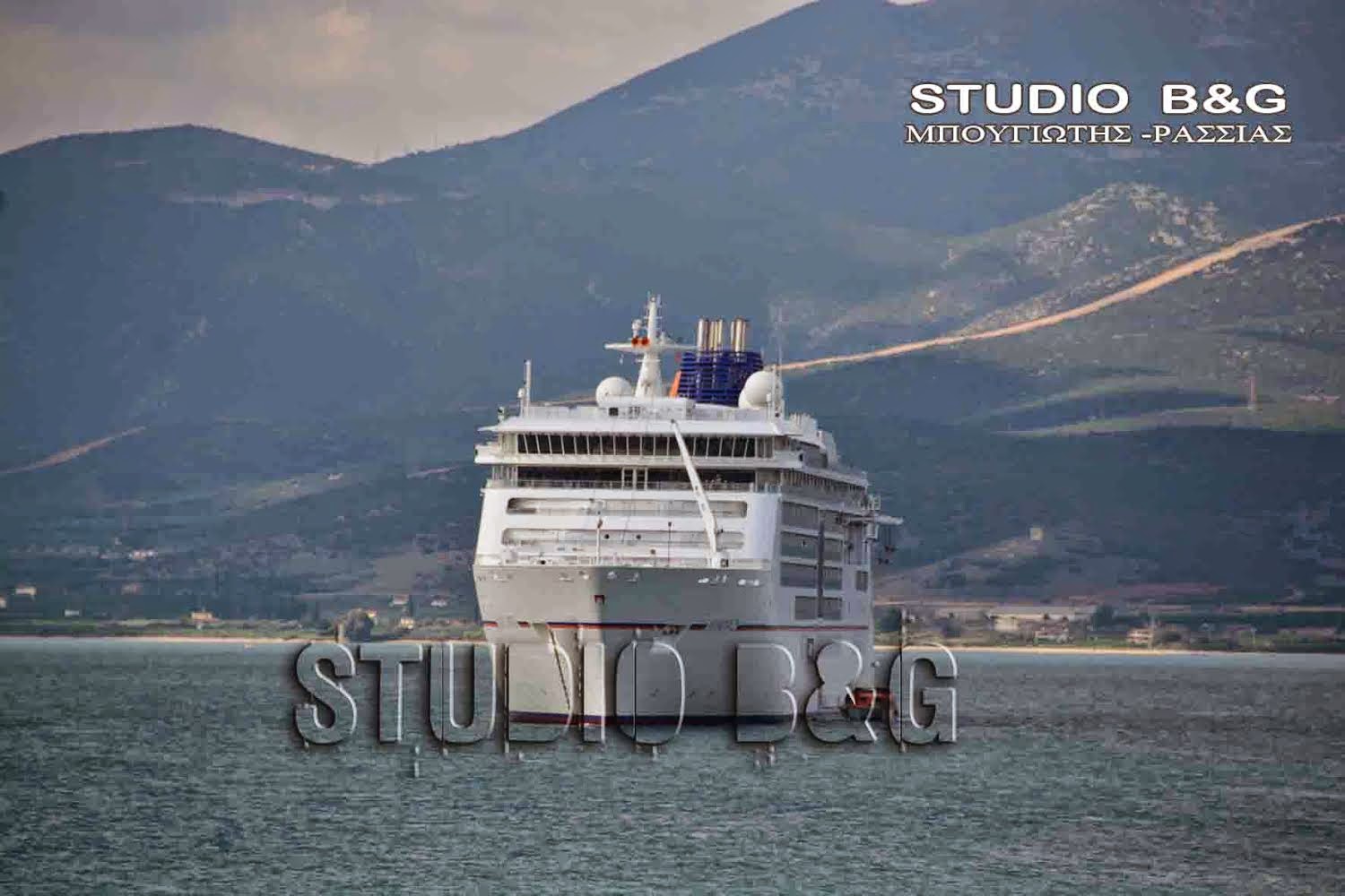 Δυο μεγάλα κρουαζιερόπλοια με 1000 τουρίστες στο Ναύπλιο - Φωτογραφία 2