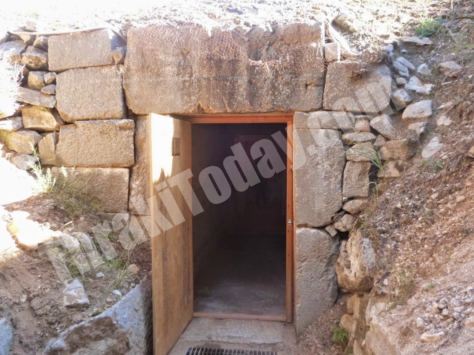 “Ξύπνησε” ο Μακεδονικός Τάφος της Ξάνθης – Πλημμύρισε από κόσμο που έσπευσε να τον θαυμάσει - Φωτογραφία 2