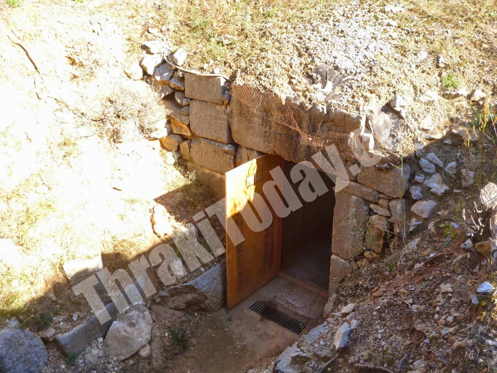 “Ξύπνησε” ο Μακεδονικός Τάφος της Ξάνθης – Πλημμύρισε από κόσμο που έσπευσε να τον θαυμάσει - Φωτογραφία 7