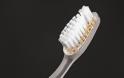 Δεν είμαστε με τα καλά μας: Έφτιαξαν οδοντόβουρτσα που αξίζει περισσότερο από 4.000 δολάρια [photos] - Φωτογραφία 1