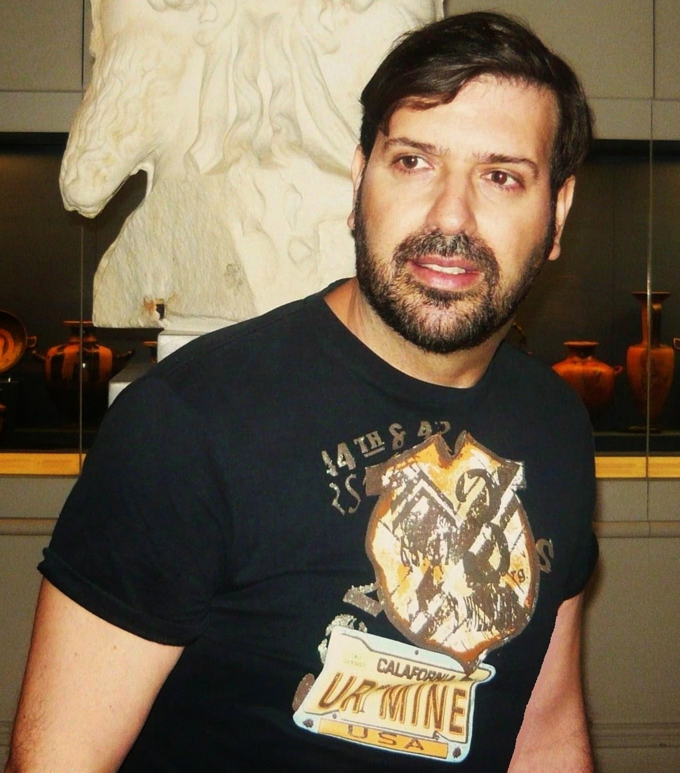 Έργο ζωγραφικής γνωστού Έλληνα εικαστικού καλλιτέχνη στα χέρια της Αμάλ Κλούνεϊ...Δείτε ποιός είναι! [photo] - Φωτογραφία 3