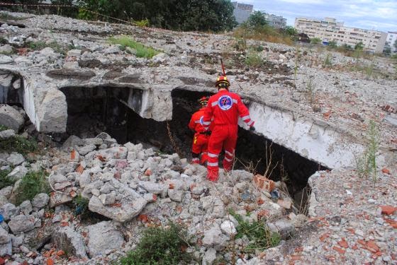 Άσκηση εντοπισμού θύματος σε συντρίμμια από σεισμό πραγματοποίησε η Ελληνική Ομάδα Διάσωσης - Φωτογραφία 1