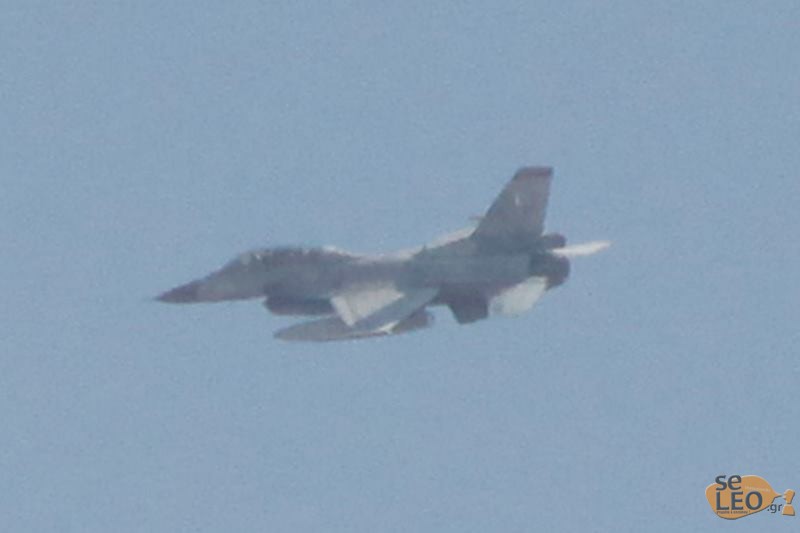 ΕΚΠΛΗΚΤΙΚΕΣ ΕΙΚΟΝΕΣ: Η πρόβα των F-16 της πολεμικής αεροπορίας στον ουρανό της Θεσσαλονίκης...[photos] - Φωτογραφία 6