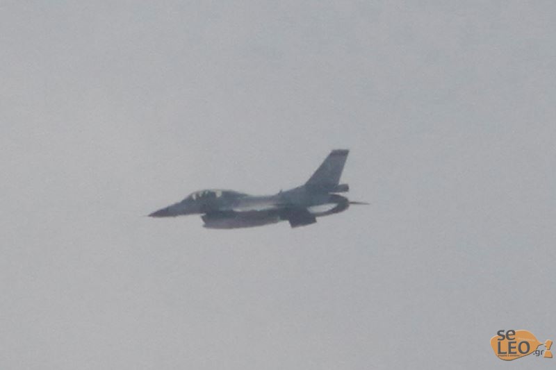 Η πρόβα των F-16 της πολεμικής αεροπορίας στον ουρανό της Θεσσαλονίκης (ΦΩΤΟ) - Φωτογραφία 2