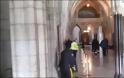 Αστυνομικοί αναζητούν τον ένοπλο στο κτίριο του κοινοβουλίου [video]