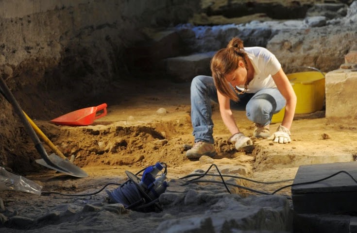 Πάτρα: Το ΥΠΠΟ ιδιωτικοποιεί τον Πολιτισμό και εμείς… περιμένουμε να προχωρήσουν οι εργασίες των αρχαιολόγων στη Μικρή Περιμετρική! - Φωτογραφία 1