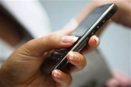 Ξεκαρδιστικό βίντεο: Να τι συμβαίνει όταν οι άνδρες αγνοούν τα SMS της συντρόφου τους - Φωτογραφία 1