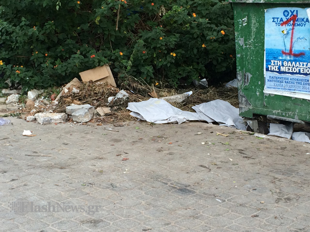 Τα σκουπίδια και οι αφίσες κάνουν πάρτι στα Χανιά... - Φωτογραφία 22
