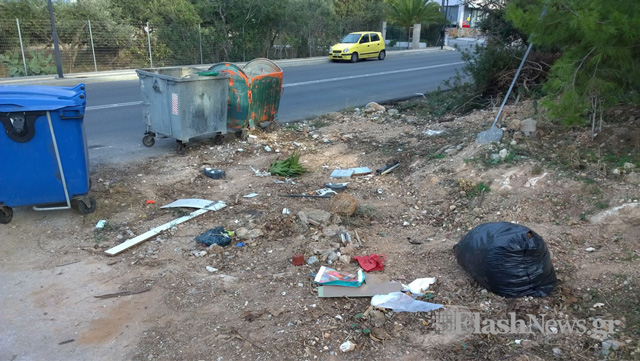 Τα σκουπίδια και οι αφίσες κάνουν πάρτι στα Χανιά... - Φωτογραφία 25