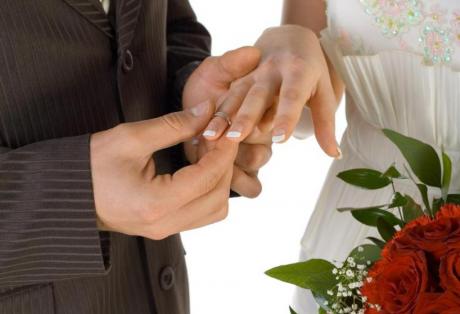 Πόσο κοστίζει ο γάμος στο δημαρχείο: Αλαλούμ από δήμο σε δήμο - Πού χρεώνεται πιο ακριβά - Φωτογραφία 1