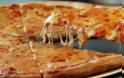 Υγιεινή πίτσα: 4 τρόποι να κάνεις πιο light τα κομμάτια σου