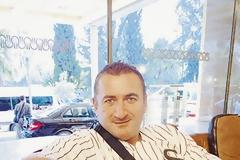 Αυτός είναι ο  bodybuilderας φρουρός  του Αρχιεπισκόπου   [Photos]