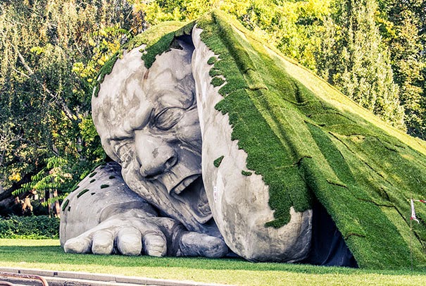 Ξεπροβάλλει από το έδαφος γιγάντιο γλυπτό! [Photos] - Φωτογραφία 2