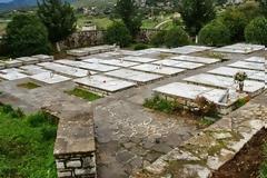 Συγκλονιστικό φωτογραφικό οδοιπορικό: Ανάμεσα τους τάφους των νεκρών στρατιωτών του έπους του 40! [photos]
