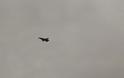 Εντυπωσιακή επίδειξη αεροσκάφους της πολεμικής αεροπορίας στη Θεσσαλονίκη (ΦΩΤΟ-ΒΙΝΤΕΟ) - Φωτογραφία 1