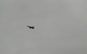 Εντυπωσιακή επίδειξη αεροσκάφους της πολεμικής αεροπορίας στη Θεσσαλονίκη (ΦΩΤΟ-ΒΙΝΤΕΟ) - Φωτογραφία 2