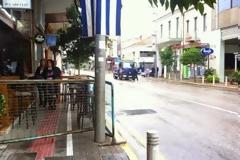 Πάτρα: Στήθηκαν τα κάγκελα για την παρέλαση - Επί ποδός η ΕΛ.ΑΣ.- Έτοιμη και η μπάντα