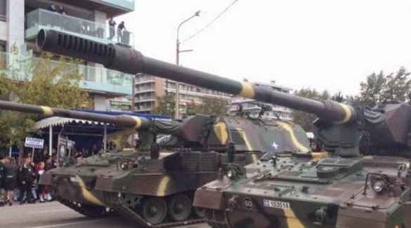Δείτε στο βίντεο την παρέλαση στρατιωτικών αρμάτων στη Θεσσαλονίκη...[video] - Φωτογραφία 1