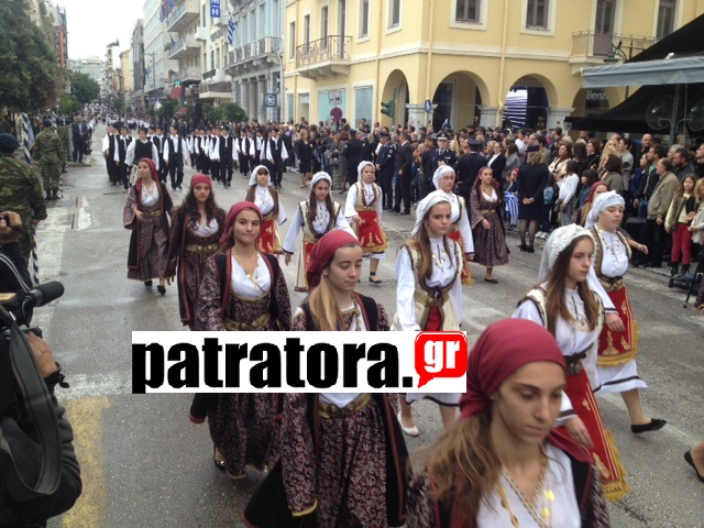 Η μαθητική και στρατιωτική παρέλαση της 28ης Οκτωβρίου στη Πάτρα [photos+video] - Φωτογραφία 5