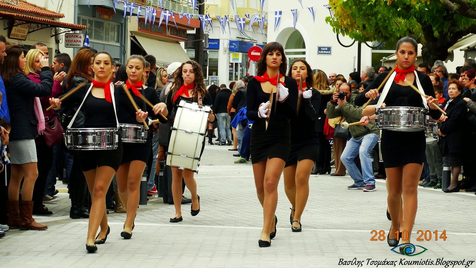 Οι κοντές φουστίτσες είχαν την τιμητική τους και στη παρέλαση της 28η Οκτωβρίου στην Κύμη [photos] - Φωτογραφία 10