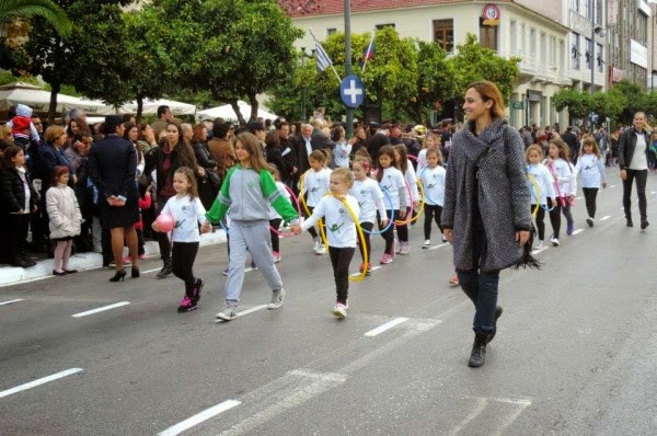 Η εντυπωσιακή Κλέλια Πανταζή έκανε παρέλαση στη Καλλιθέα - Απολαύστε την... [photos] - Φωτογραφία 2