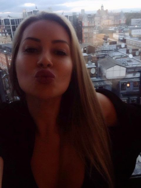 Η πιο όμορφη Ελληνίδα του Facebook μάγεψε και το Λονδίνο - Θαυμάστε την... [photos] - Φωτογραφία 2