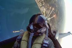 Ο κόσμος των social media προσκύνησε τον πιλότο του F-16 [photos]