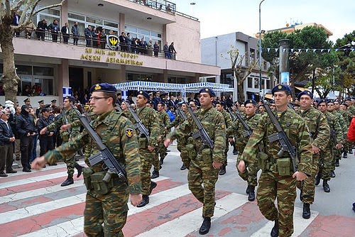 Φωτό από τη στρατιωτική παρέλαση στην Αλεξανδρούπολη - Φωτογραφία 5