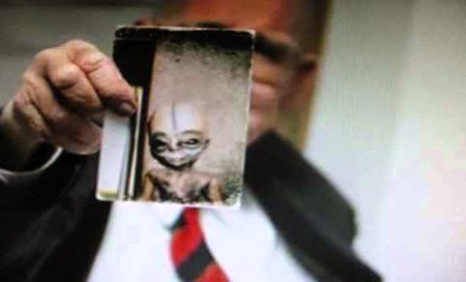 Επιστήμονας στην Area 51 λύνει τη σιωπή του λίγο πριν πεθάνει...[video] - Φωτογραφία 1