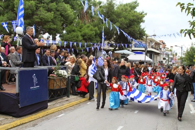 Μήνυμα στήριξης του δημοκρατικού φρονήματος των πολιτών για μία νέα εθνική προσπάθεια προοπτικής για τη χώρα, έστειλε ο Δήμαρχος Αμαρουσίου Γ. Πατούλης, ανήμερα της Εθνικής Επετείου του «Όχι» - Φωτογραφία 3