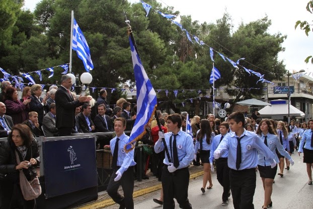 Μήνυμα στήριξης του δημοκρατικού φρονήματος των πολιτών για μία νέα εθνική προσπάθεια προοπτικής για τη χώρα, έστειλε ο Δήμαρχος Αμαρουσίου Γ. Πατούλης, ανήμερα της Εθνικής Επετείου του «Όχι» - Φωτογραφία 9