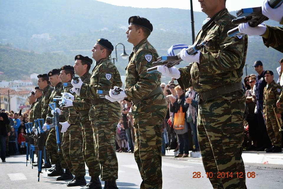 Φωτό από την παρουσίαση της διμοιρίας επιδείξεων στη Σάμο - Φωτογραφία 3