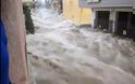 Οι πλημμυροπαθείς καταγγέλλουν: Τι να μας κάνουν τα 586 ευρώ;