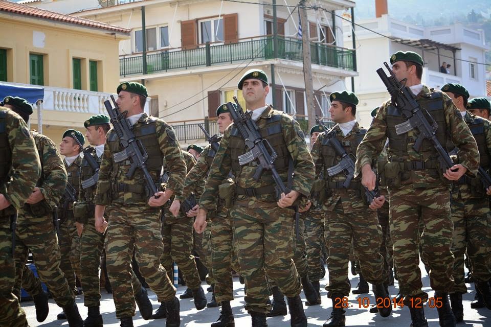 Φωτό από τη στρατιωτική παρέλαση στη Σάμο - Φωτογραφία 16