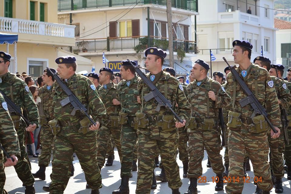 Φωτό από τη στρατιωτική παρέλαση στη Σάμο - Φωτογραφία 17