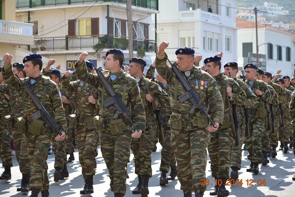 Φωτό από τη στρατιωτική παρέλαση στη Σάμο - Φωτογραφία 9