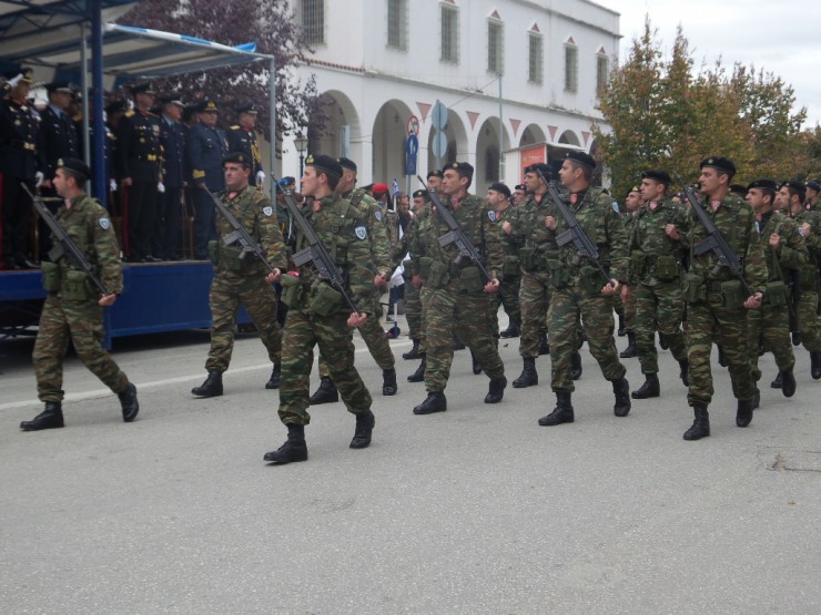 Βίντεο - Φωτό από τη στρατιωτική παρέλαση στην Κομοτηνή - Φωτογραφία 11