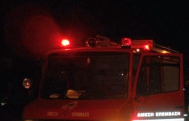 Στις φλόγες τυλίχθηκε φορτηγό στα Κάτω Πατήσια - Φωτογραφία 1
