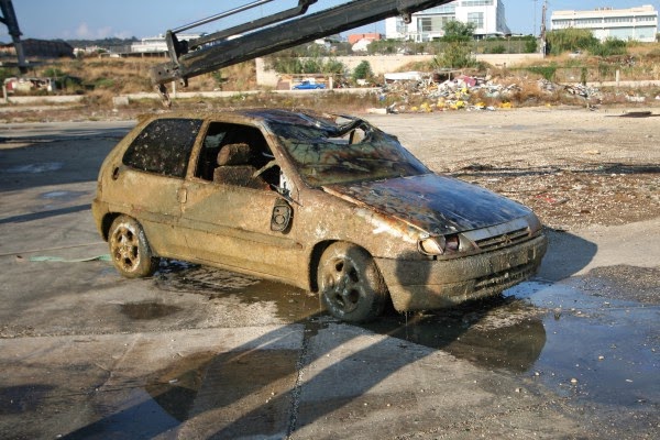 Ανασύρθηκαν κλεμμένα αυτοκίνητα από την θάλασσα στο καταυλισμό των τσιγγάνων στη Ρόδο [photos] - Φωτογραφία 2