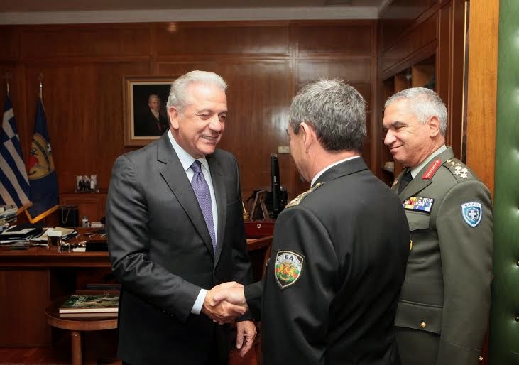 Συνάντηση ΥΕΘΑ Δημήτρη Αβραμόπουλου με τον Αρχηγό Ενόπλων Δυνάμεων της Βουλγαρίας - Φωτογραφία 3
