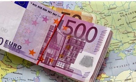 Σοκ: 1,5 δισ. ευρώ έβγαλαν στο εξωτερικό δημόσιοι υπάλληλοι, μέσα στην κρίση... - Φωτογραφία 1
