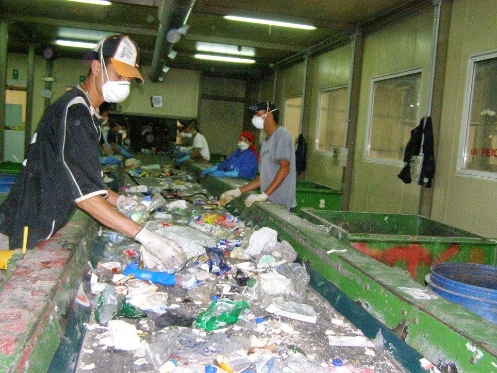 Βρέθηκε ρουκέτα σε διαλογή σκουπιδιών στην Κρήτη - Φωτογραφία 1