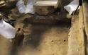 Τάφος Αμφίπολης: Βρέθηκε τεράστιος υπόγειος θάλαμος κάτω από το δάπεδο του τρίτου θαλάμου - Φωτογραφία 2